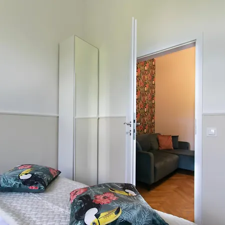 Vintage Gertrudy Street Apartment *