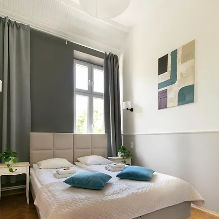 Vintage Gertrudy Street Apartment