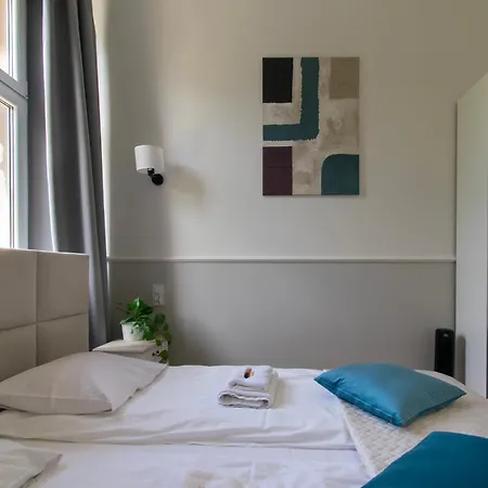 Vintage Gertrudy Street Apartment