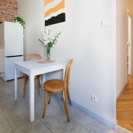 Vintage Gertrudy Street